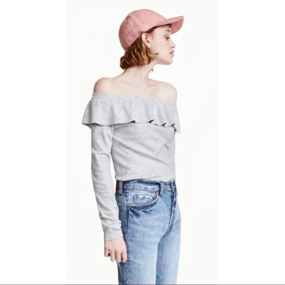 🌸2 for $30🌸 Off-the-shoulder jumper - Picture 2 of 6